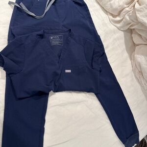 Figs scrubs set in xxs